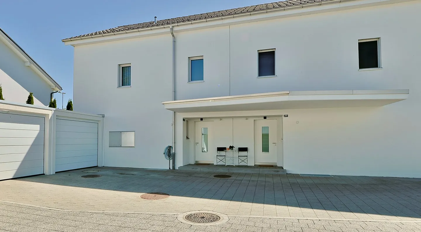 Casa ben tenuta con comfort, giardino e pergola - Foto 2 di 9