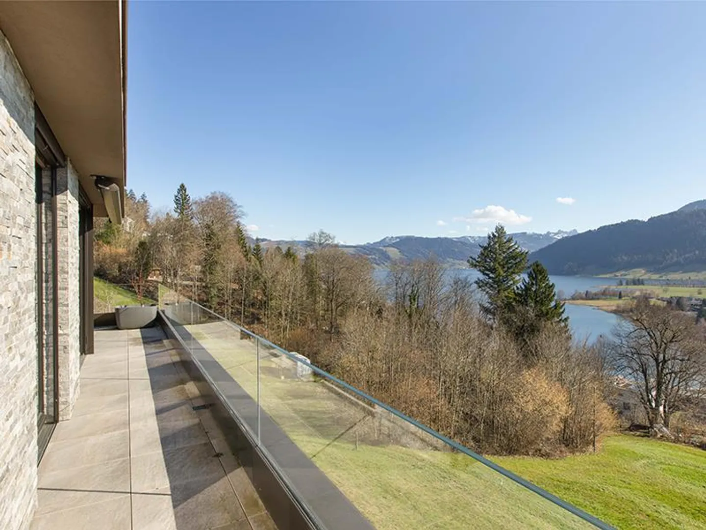 Exklusive Villa mit atemberaubendem Blick - Foto 1 von 11