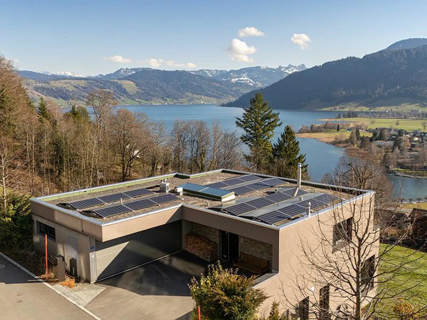 Exklusive Villa mit atemberaubendem Blick - Foto 2 von 11