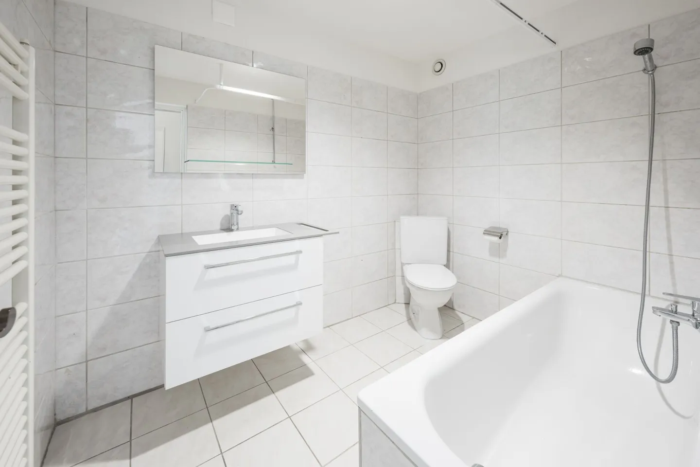 Appartamento di città con 3 camere da letto recentemente ristrutturato nel quartiere 4 di Zurigo - Foto 4 di 9