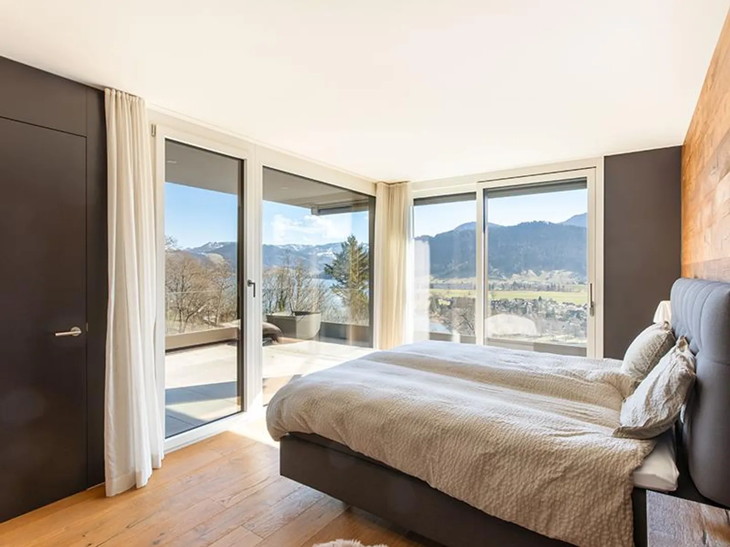 Exklusive Villa mit atemberaubendem Blick - Foto 8 von 11
