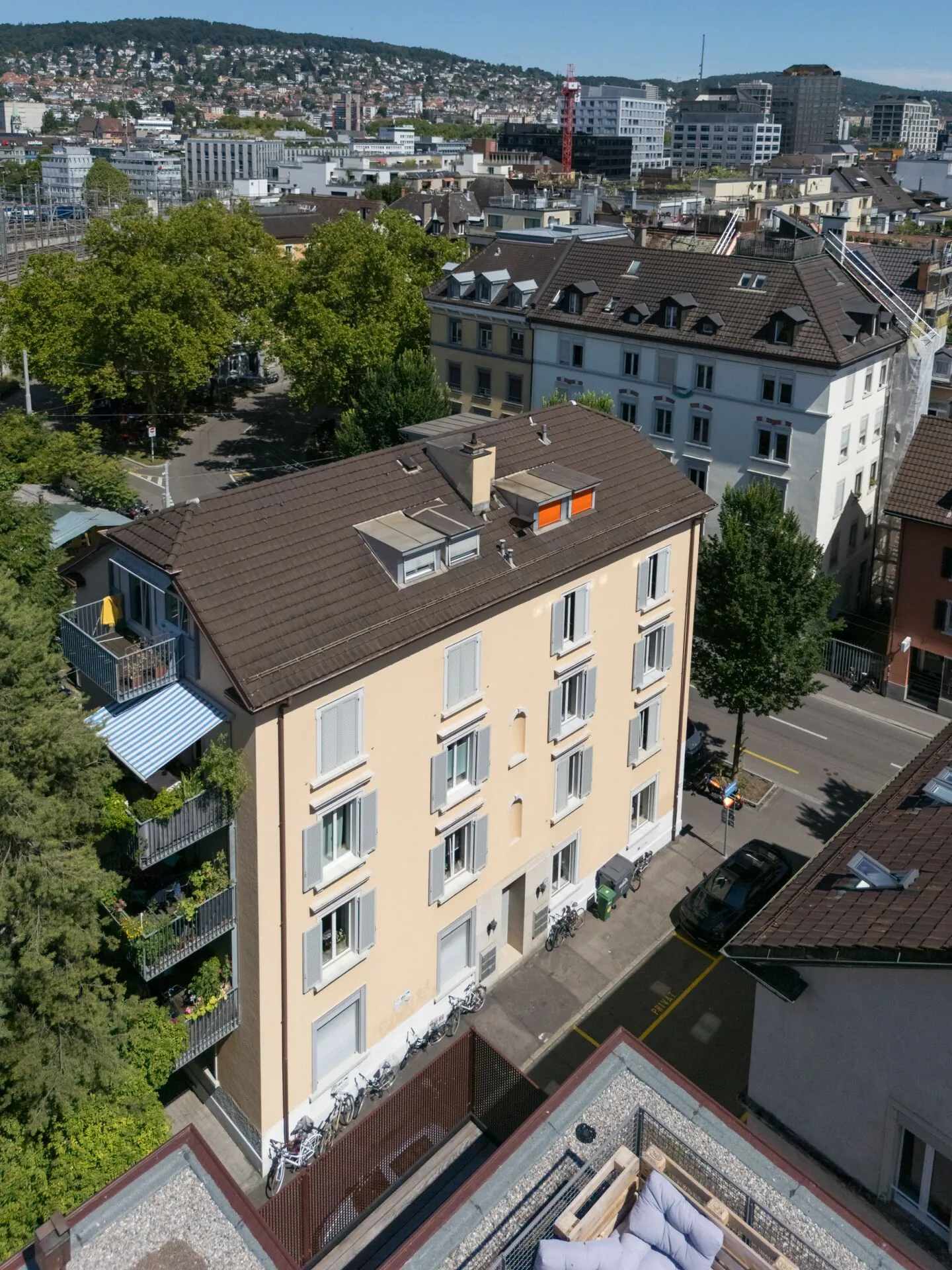 Appartamento di città con 3 camere da letto recentemente ristrutturato nel quartiere 4 di Zurigo - Foto 9 di 9
