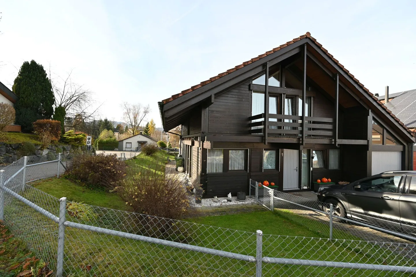 Affascinante casa unifamiliare di 5,5 stanze - Il fascino rurale incontra la sostenibilità moderna - Foto 4 di 16