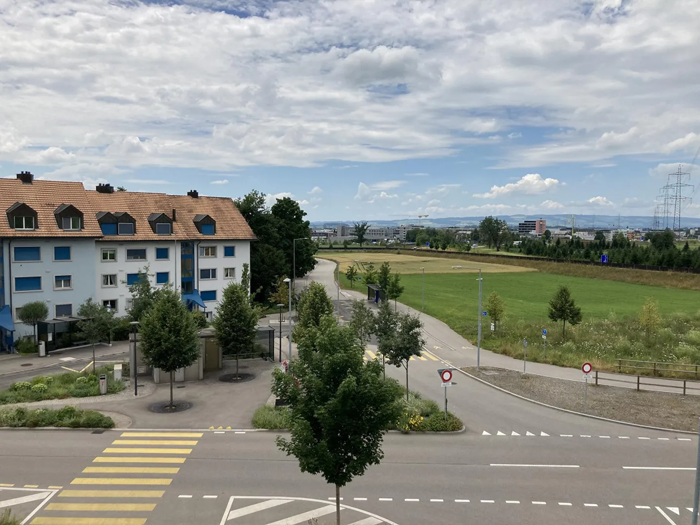 Charmante Attikawohnung mit Aussicht - Foto 4 von 30