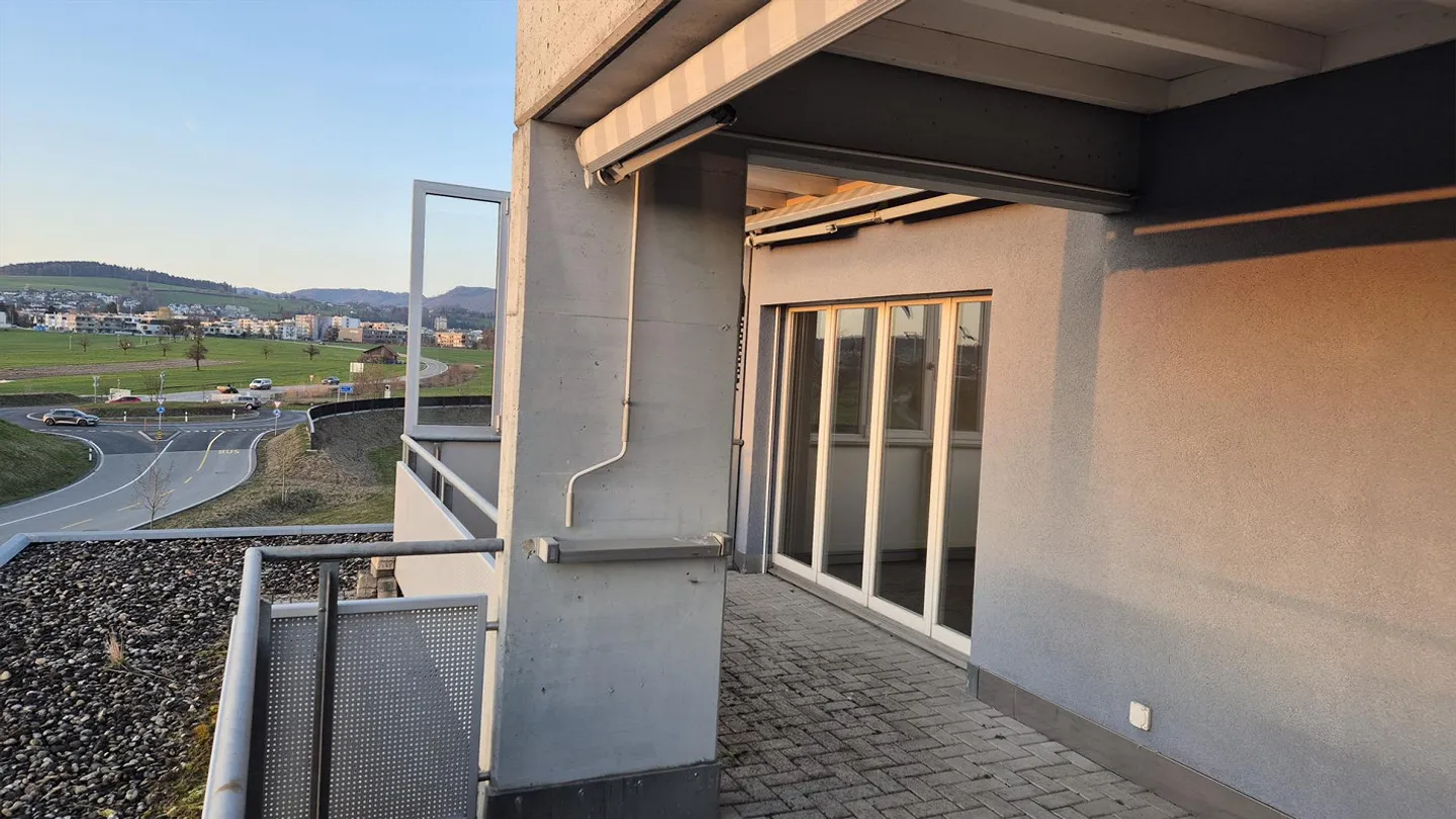 Charmante Attikawohnung mit Aussicht - Foto 5 von 30