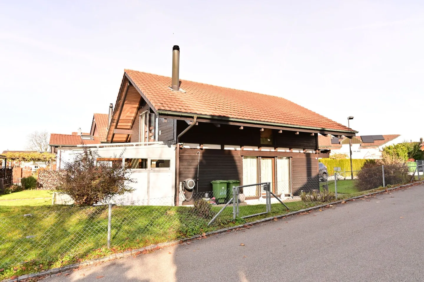 Affascinante casa unifamiliare di 5,5 stanze - Il fascino rurale incontra la sostenibilità moderna - Foto 1 di 16