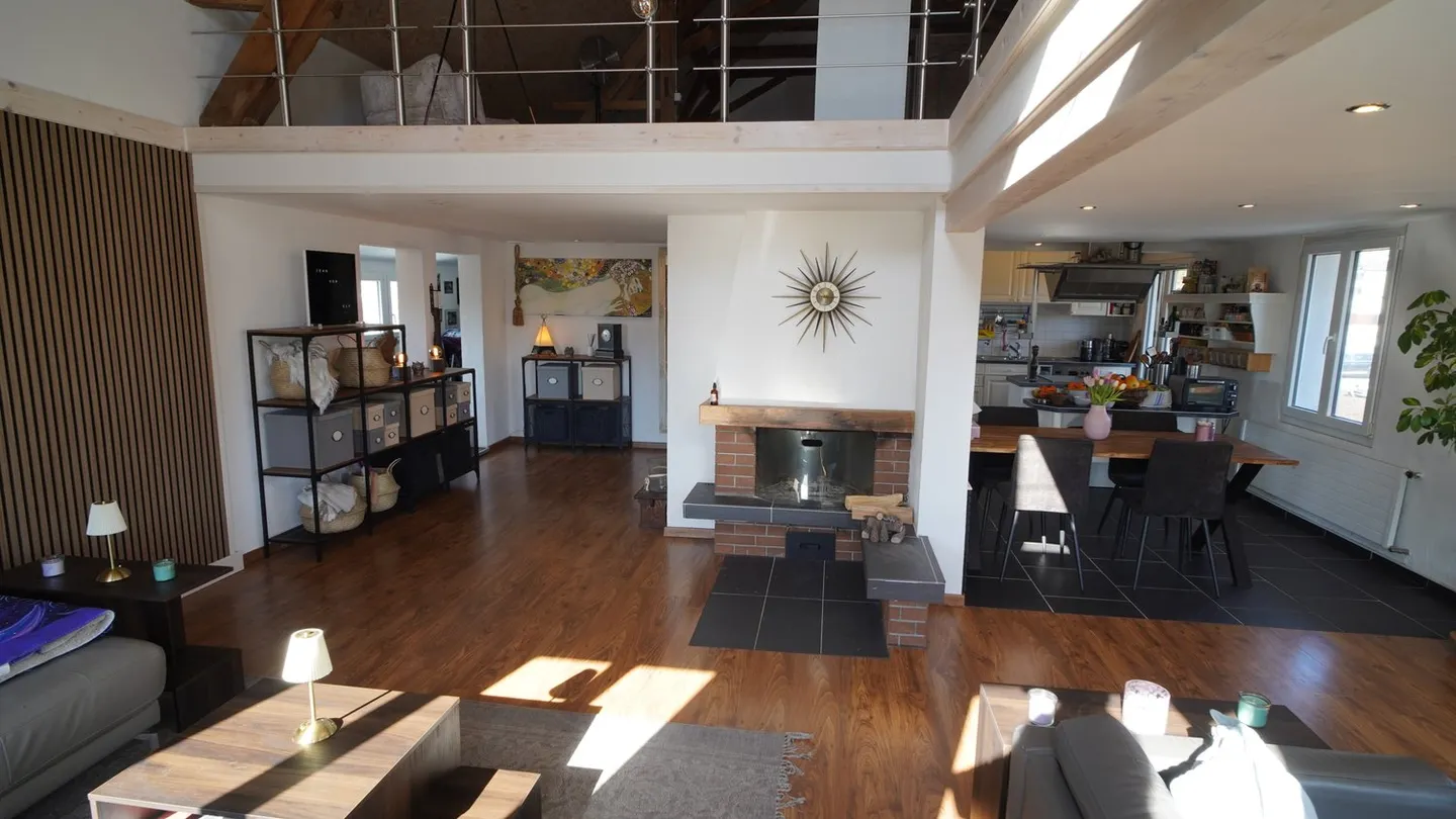 Historic Single-Family Home with 12 Rooms in Niederbipp - Photo 3 of 13