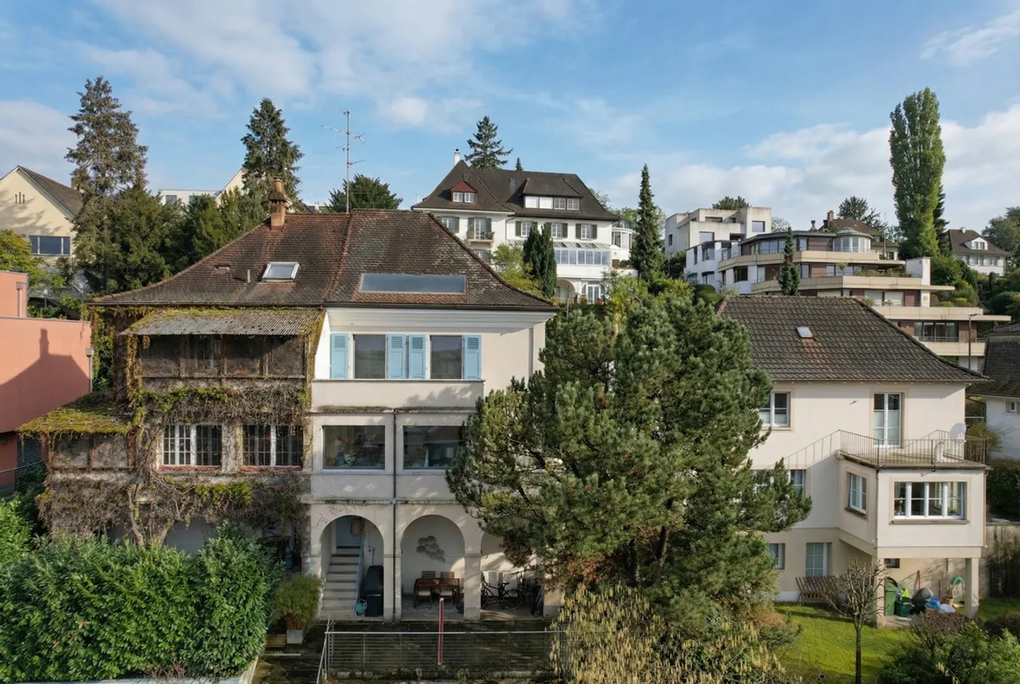 ART NOUVEAU RARITY ABOVE THE ROOFS OF BINNINGEN - Photo 2 of 14