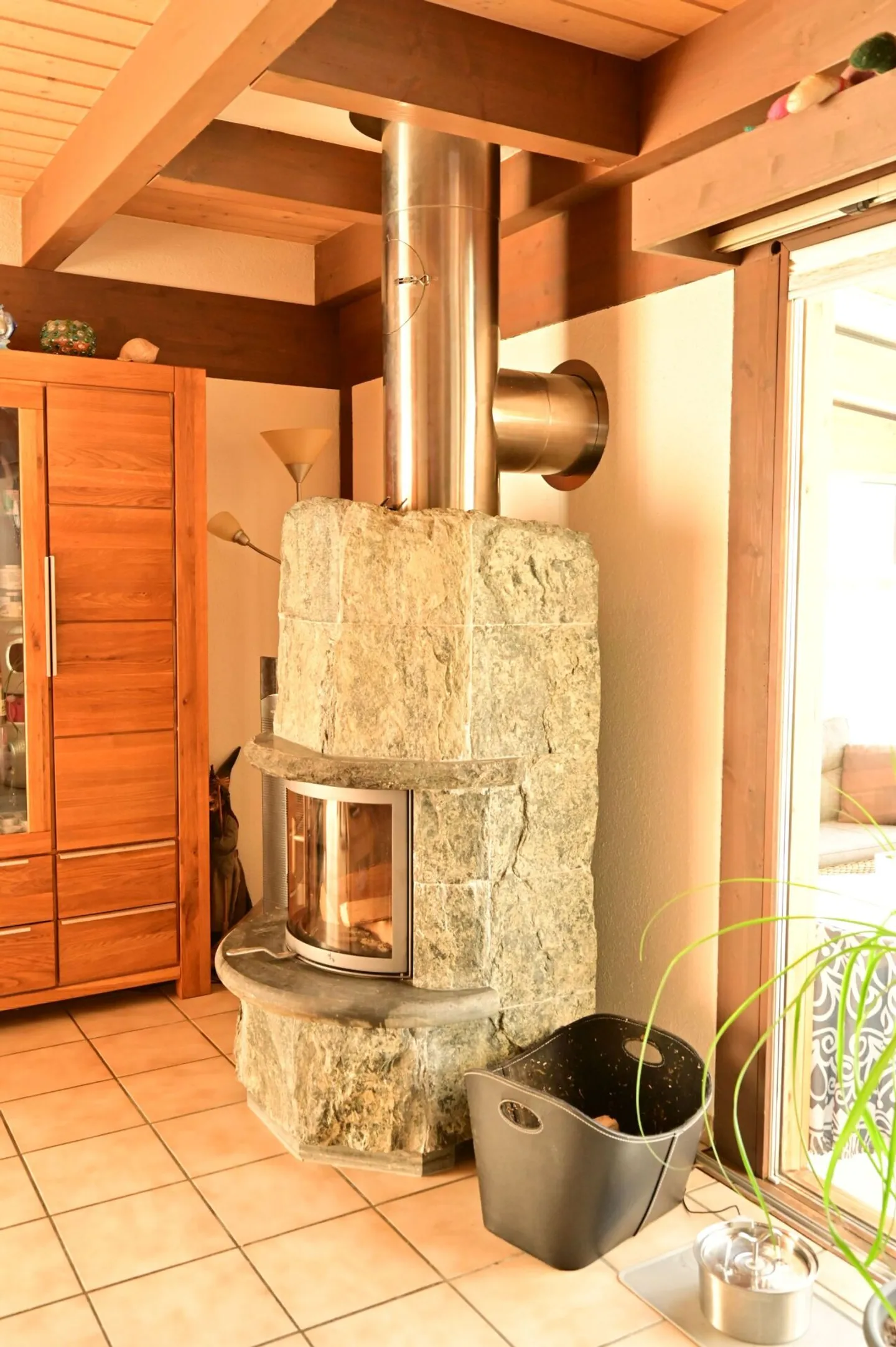 Affascinante casa unifamiliare di 5,5 stanze - Il fascino rurale incontra la sostenibilità moderna - Foto 10 di 16