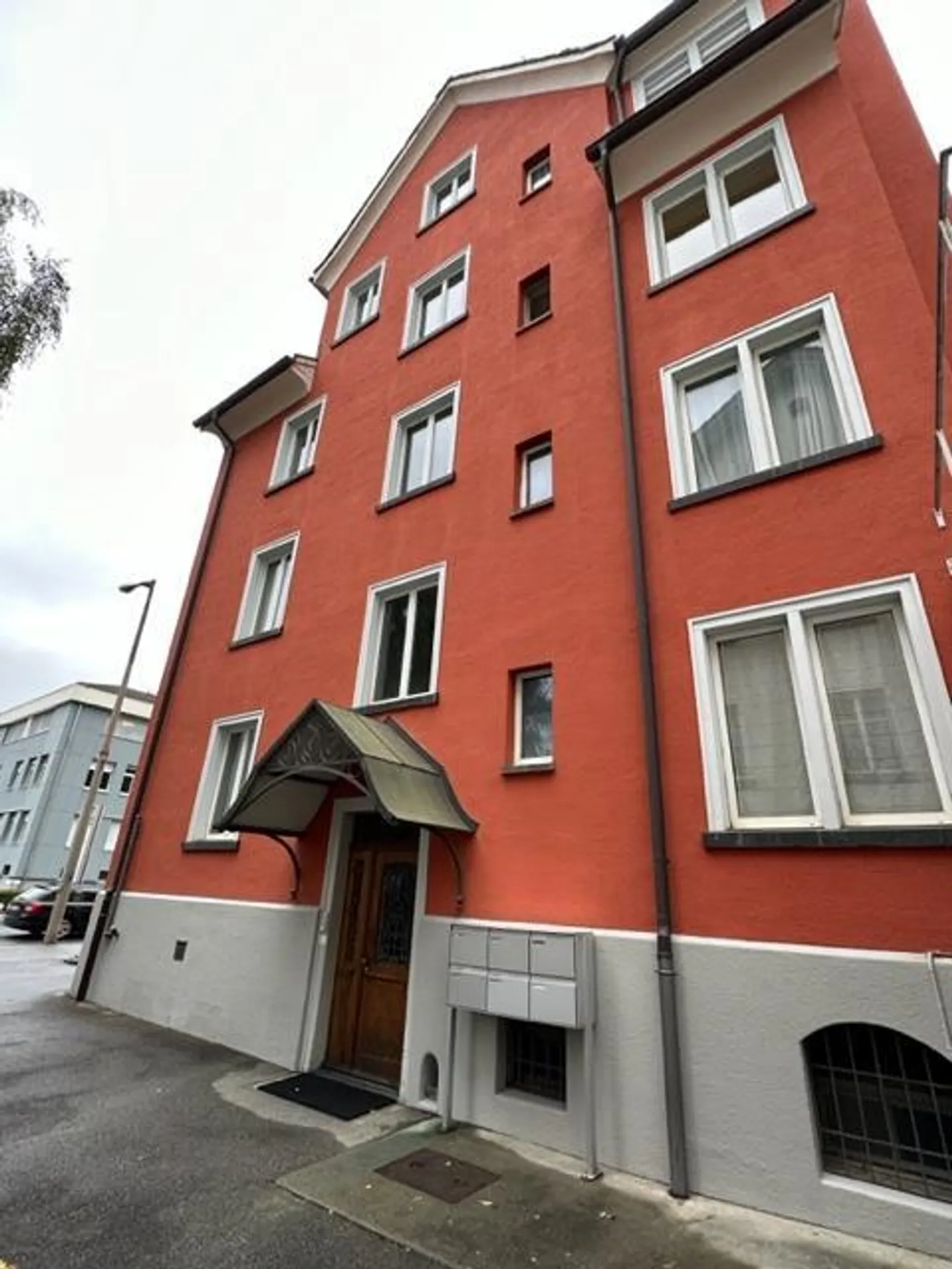Appartamento di 4 stanze al piano rialzato - Foto 2 di 10