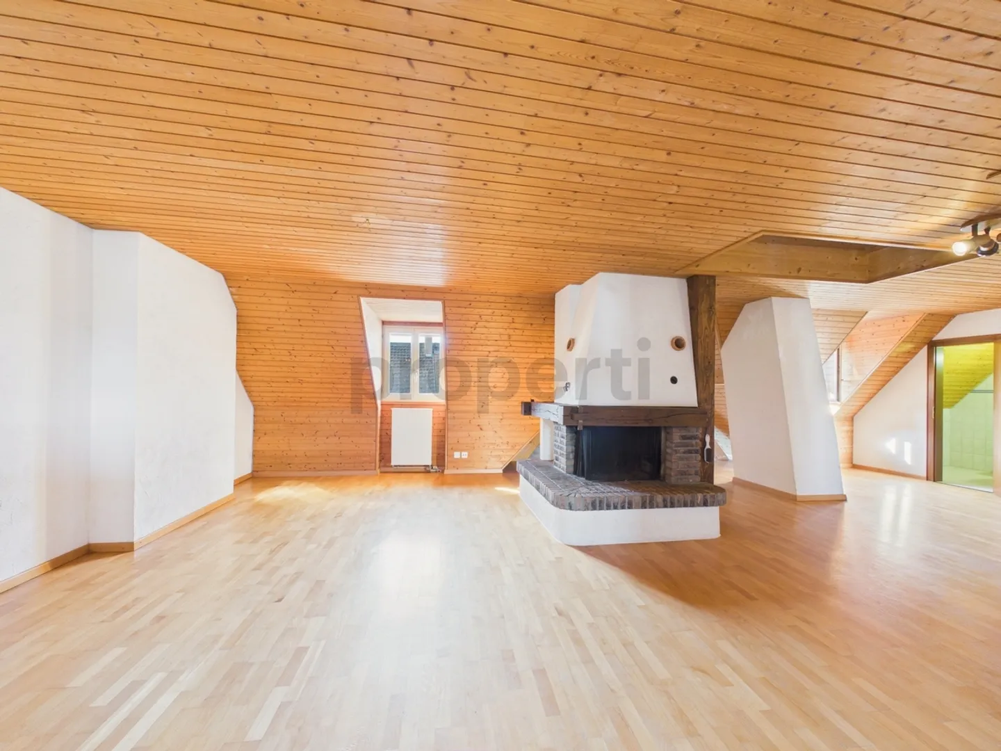 Charmante Maisonette-Appartement dans la vieille ville historique de Mellingen, incluant une place de parking - Photo 5 sur 13