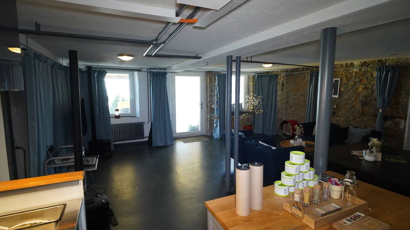 Historic Single-Family Home with 12 Rooms in Niederbipp - Photo 12 of 13