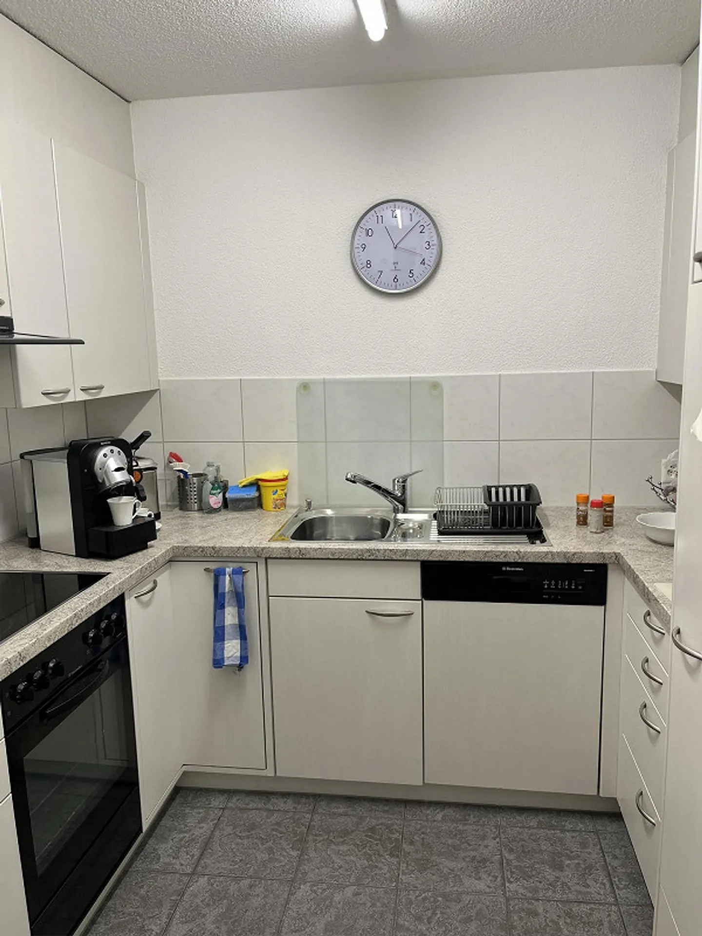 Geräumige 4.5-Zimmer-Wohnung mit Balkon und Garage in Neuenhof - Foto 4 von 12