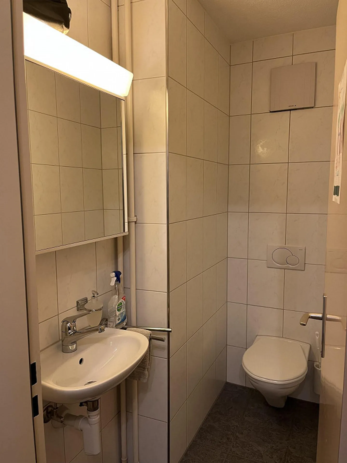Geräumige 4.5-Zimmer-Wohnung mit Balkon und Garage in Neuenhof - Foto 3 von 12