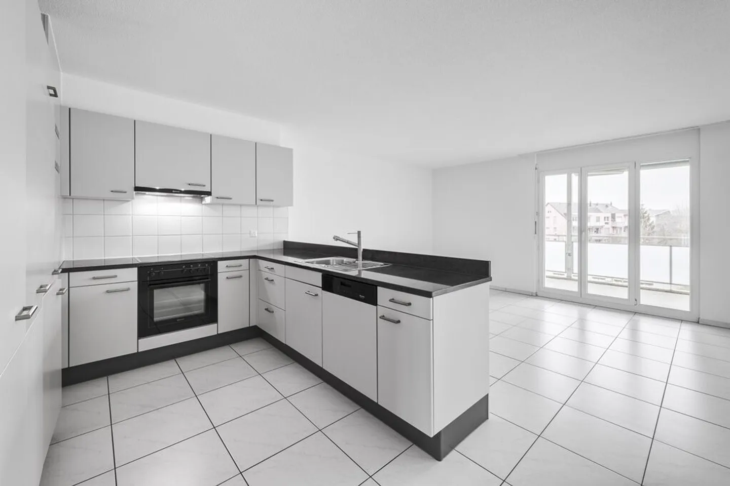 emplacement moderne rénové et adapté aux enfants - Photo 2 sur 7