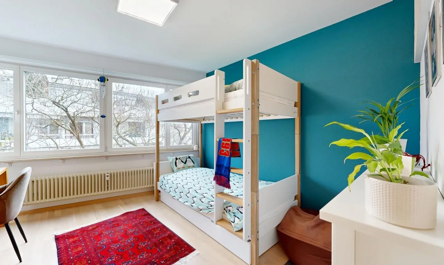 Central 4.5-room apartment with balcony and private washing tower - Photo 10 of 11