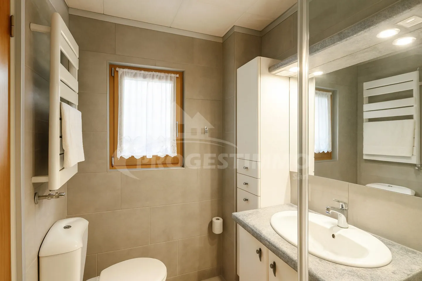 CHALET AUTENTICO E AFFASCINANTE DI 5,5 STANZE - Foto 11 di 13