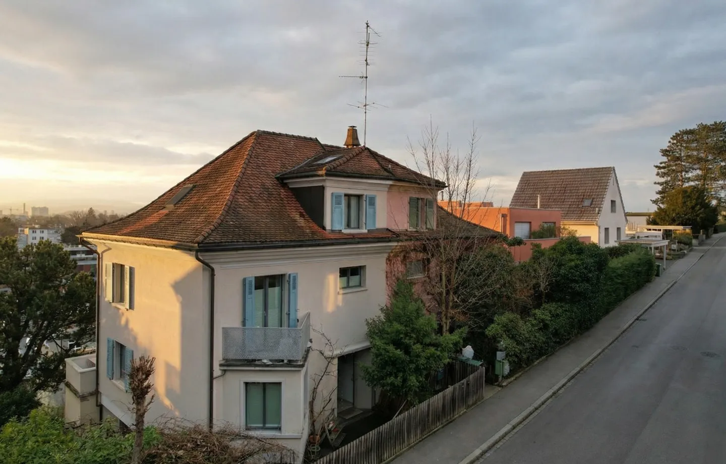 ART NOUVEAU RARITY ABOVE THE ROOFS OF BINNINGEN - Photo 14 of 14