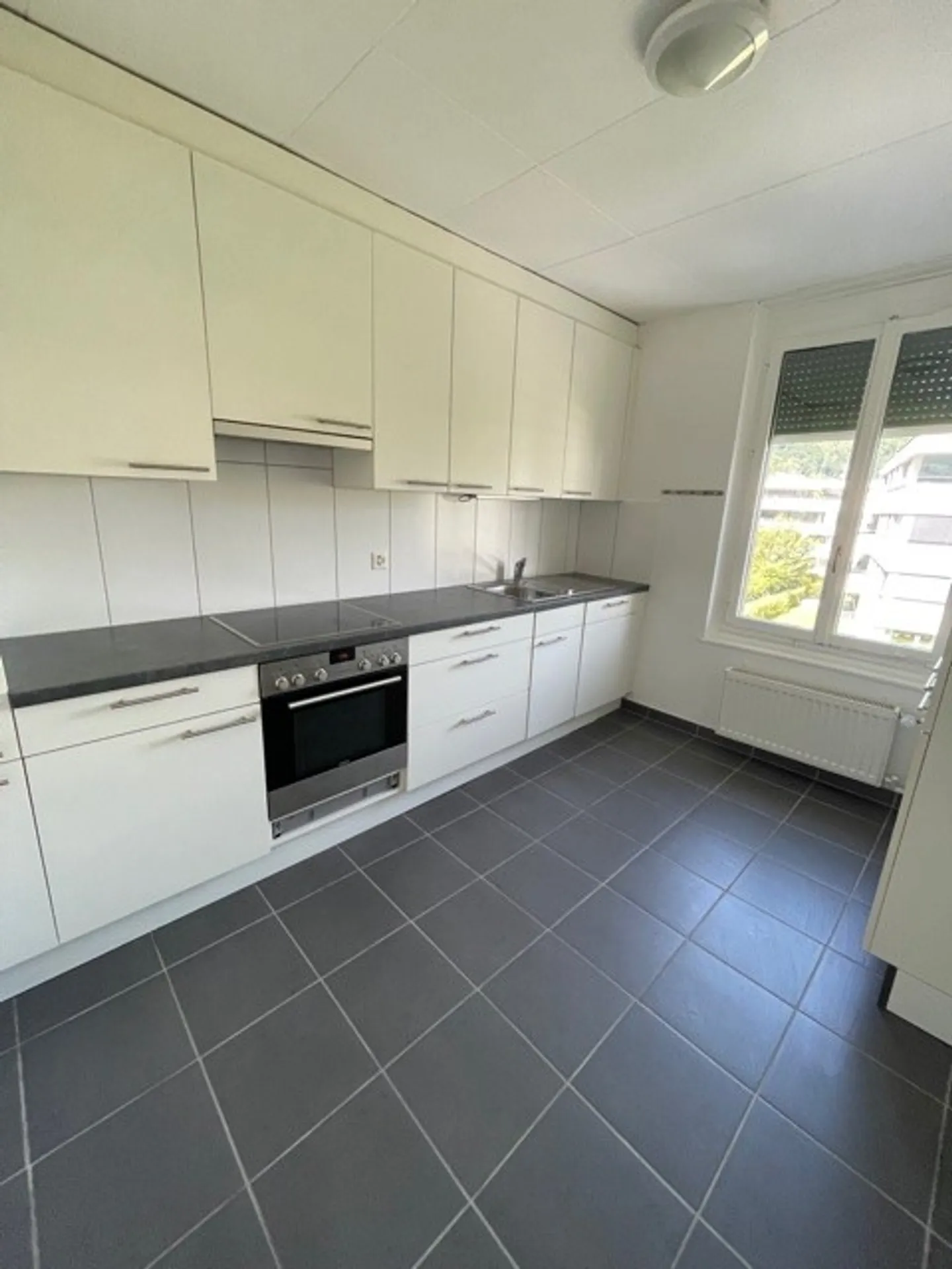 Top appartement moderne avec terrasse et vue fantastique !! - Photo 2 sur 12