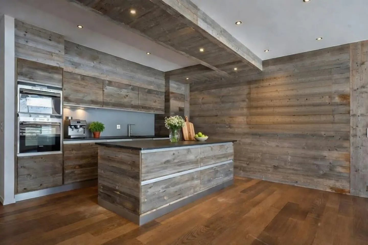 Wunderschöne renovierte Wohnung mit großen Terrassen Ski IN/OUT - Foto 1 von 13