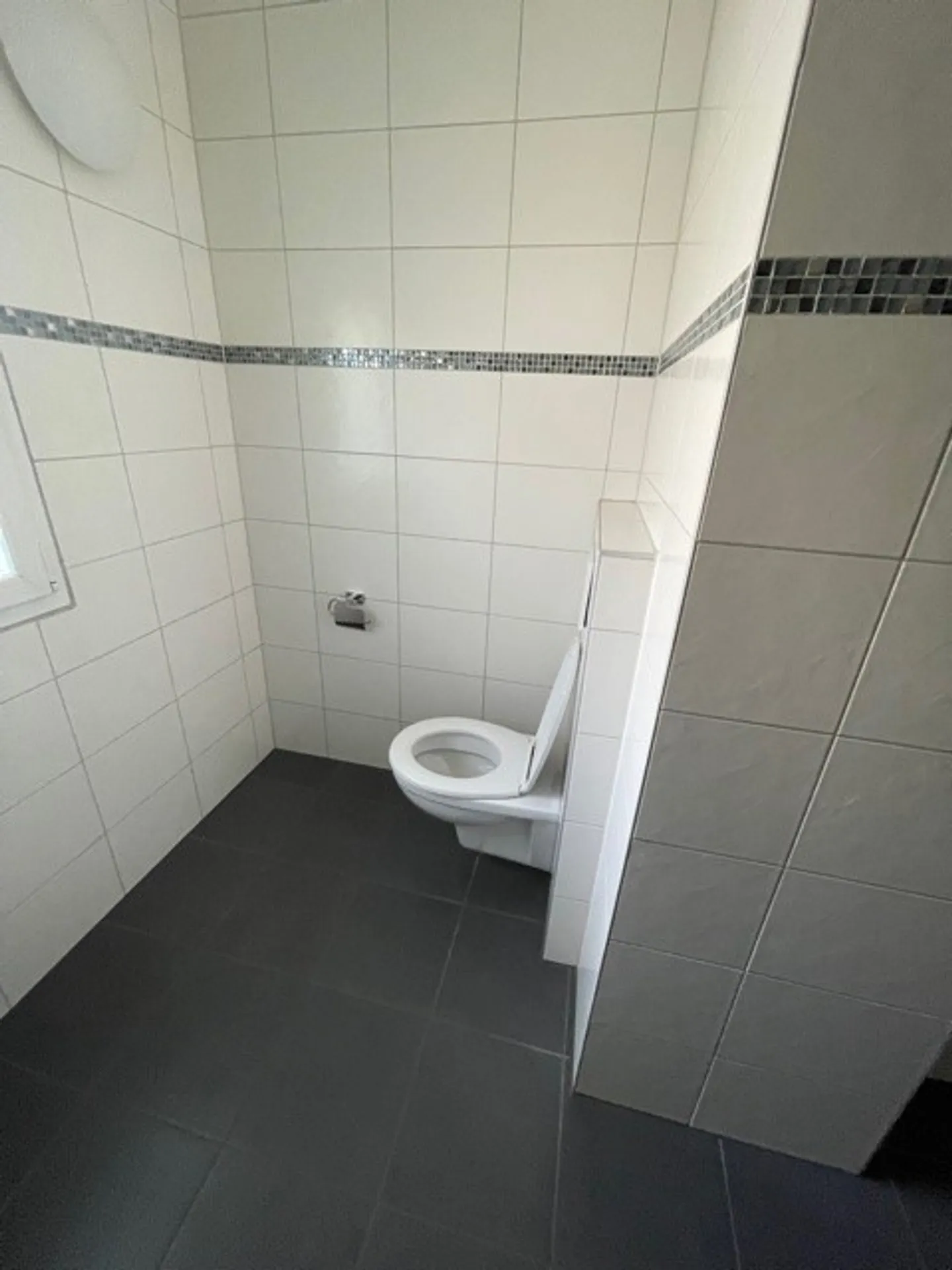 Top appartement moderne avec terrasse et vue fantastique !! - Photo 11 sur 12