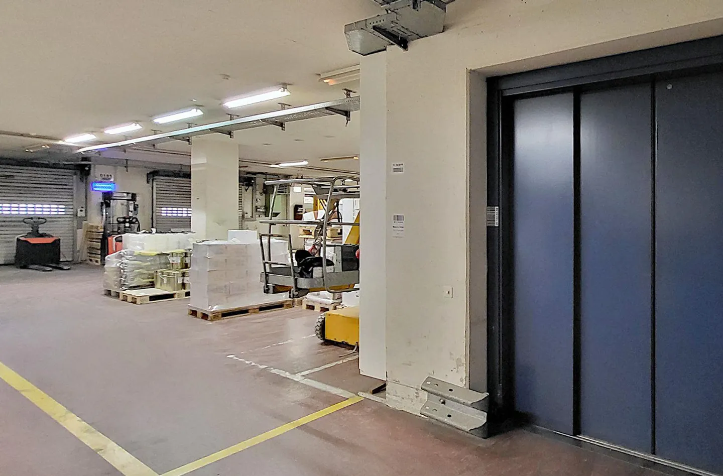 Aree di magazzino/logistica al piano terra - Foto 5 di 6