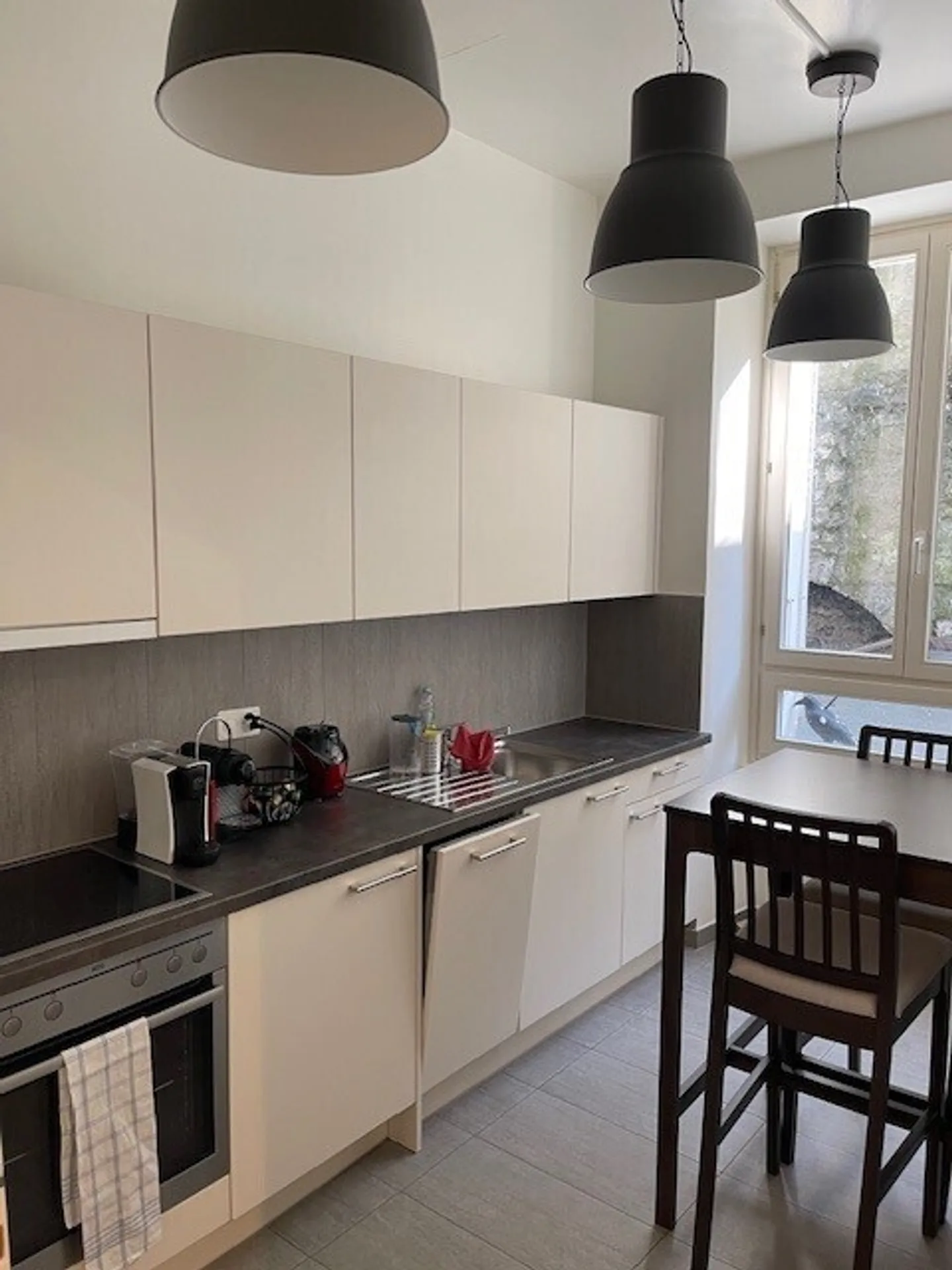 Bureau de 70m2 au 1er étage situé au coeur de Montreux - 01.04.2026 - Photo 3 sur 6