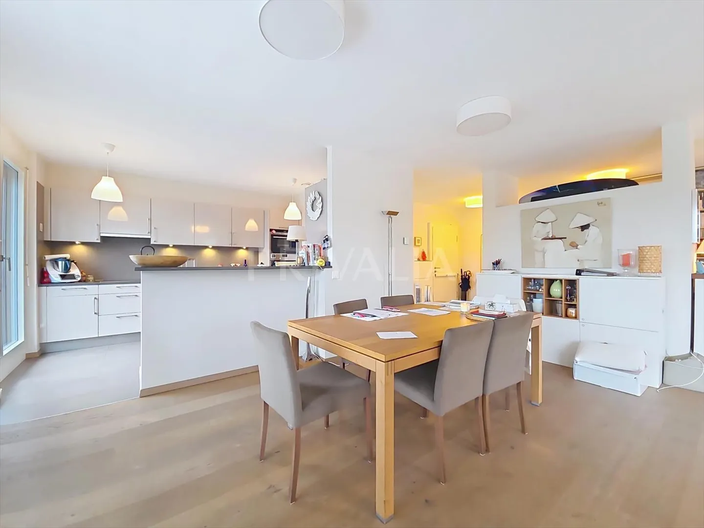 Magnificent contemporary apartment with spacious terrace - Photo 3 of 11