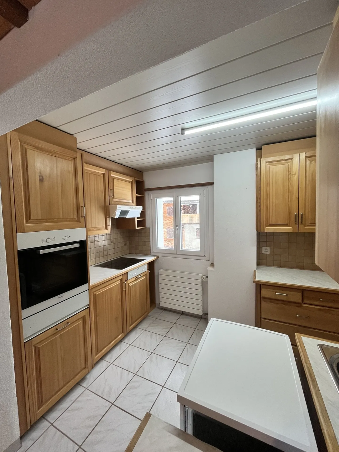 Charmante 2,5 Zimmer Wohnung im idyllischen Bergdorf Surin, Val Lumnezia - Foto 2 von 7