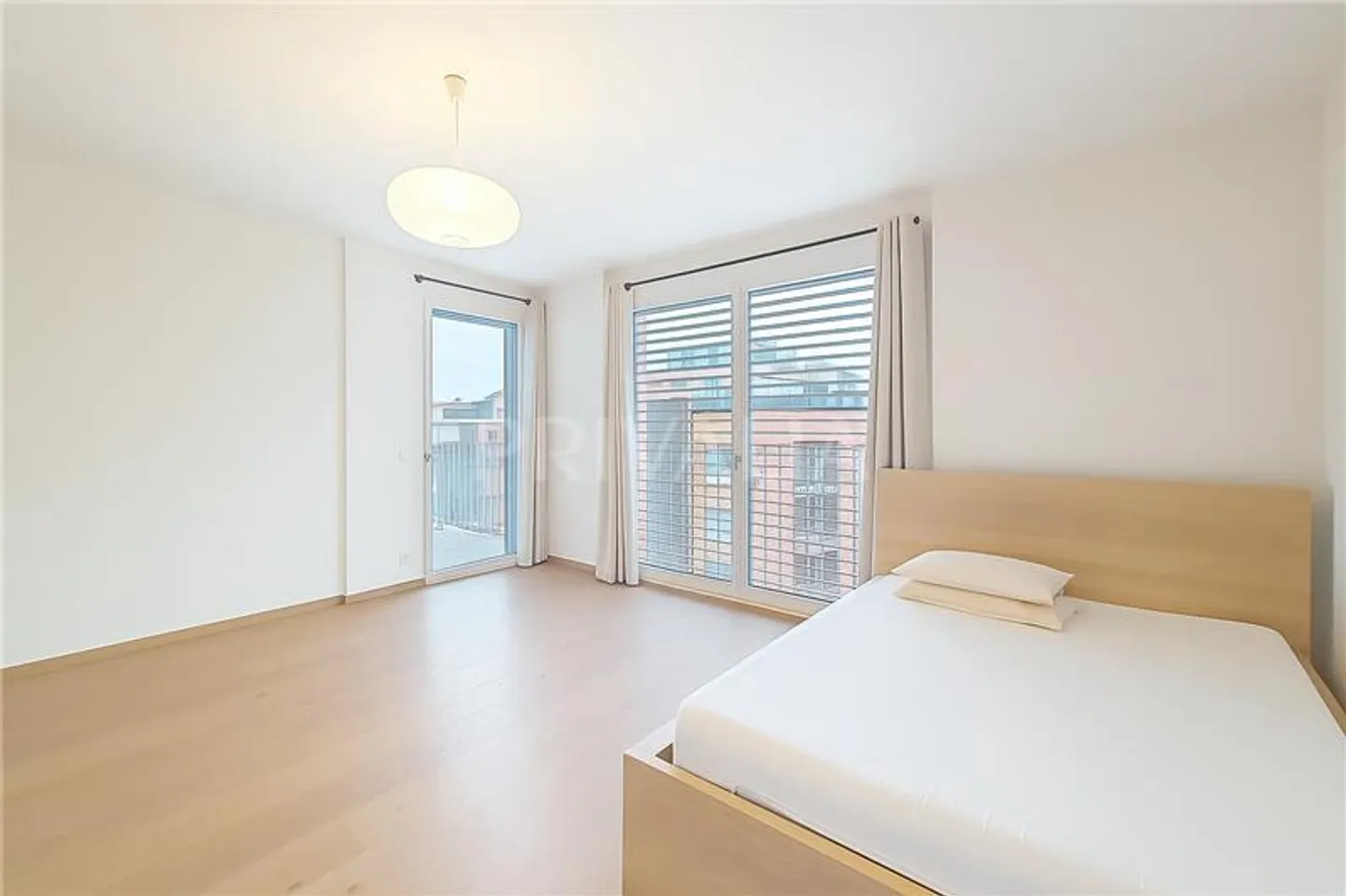 Magnificent contemporary apartment with spacious terrace - Photo 7 of 11