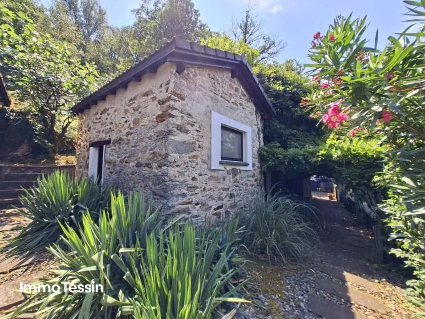 UNIQUE: Property with two Rustico and separate studio in panoramic location with far-reaching views and huge plot - Photo 3 of 13