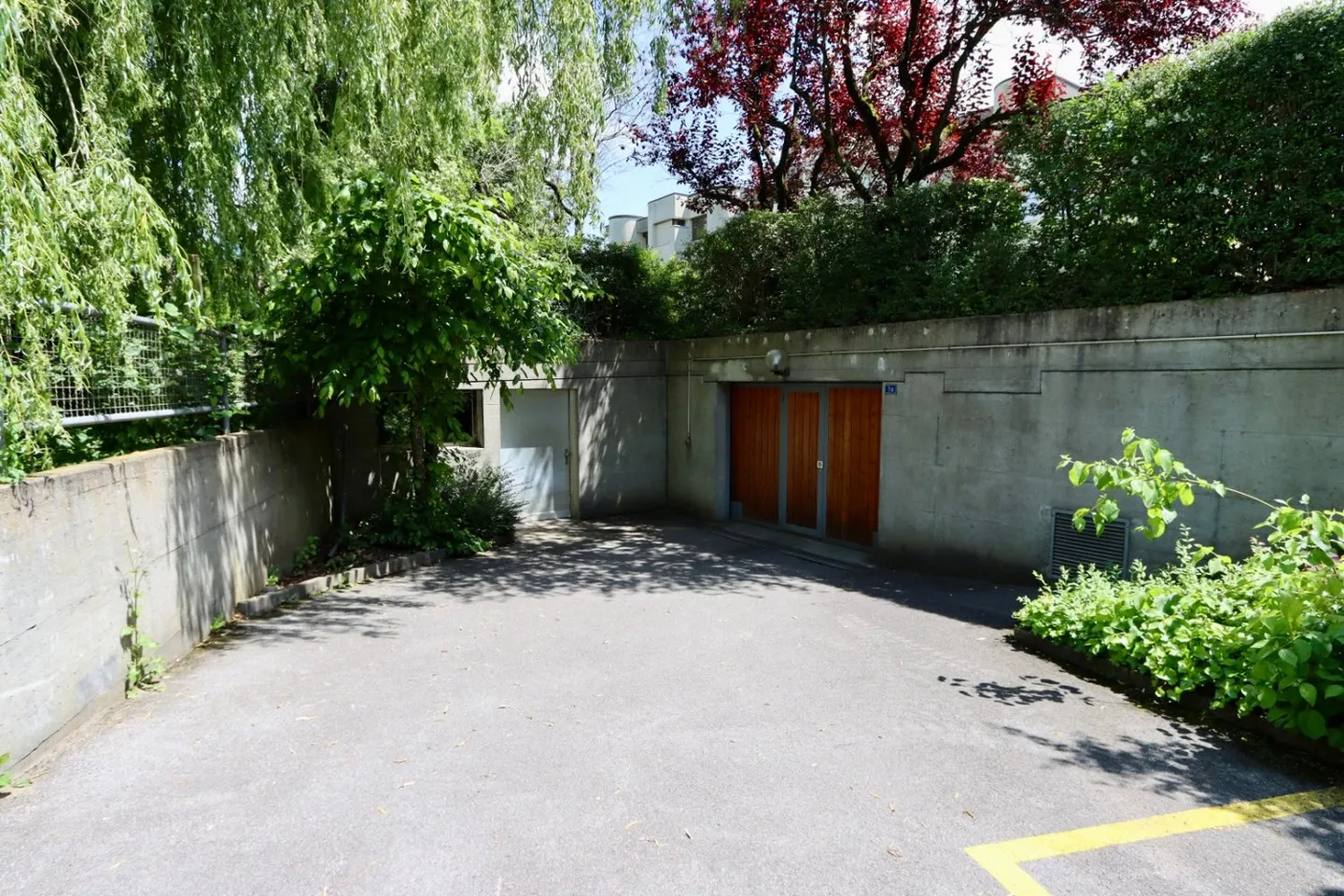 Ipsach - Einstellhallenplatz - Foto 1 von 11