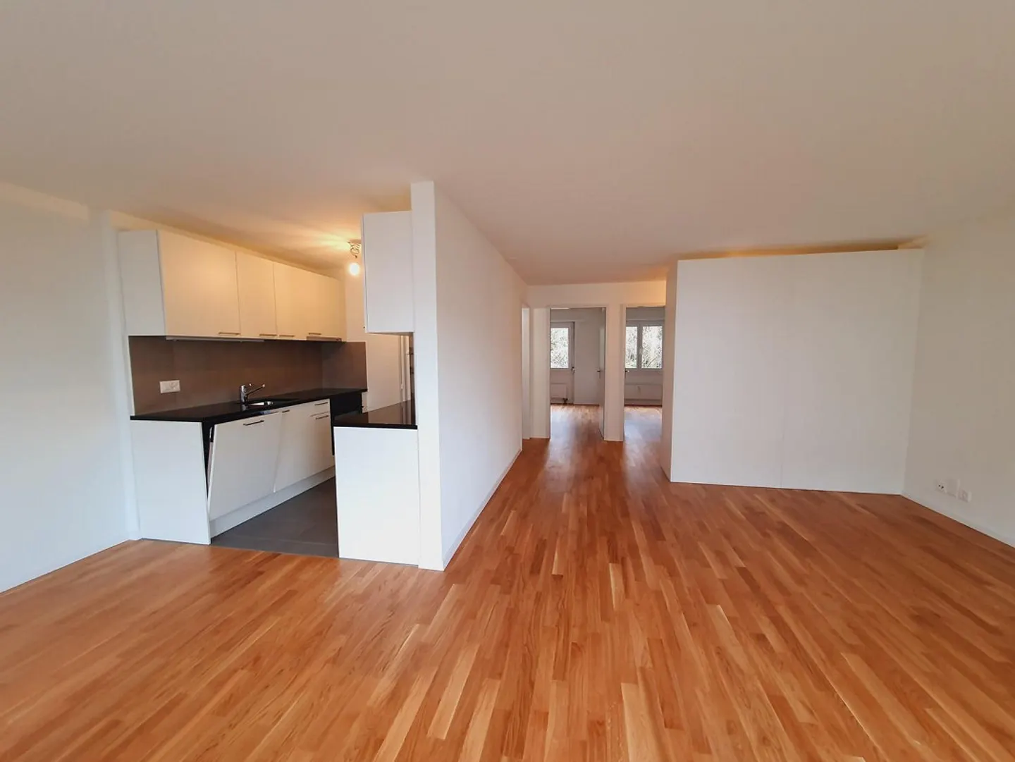 Appartement lumineux de 3,5 pièces avec balcon - Photo 4 sur 9