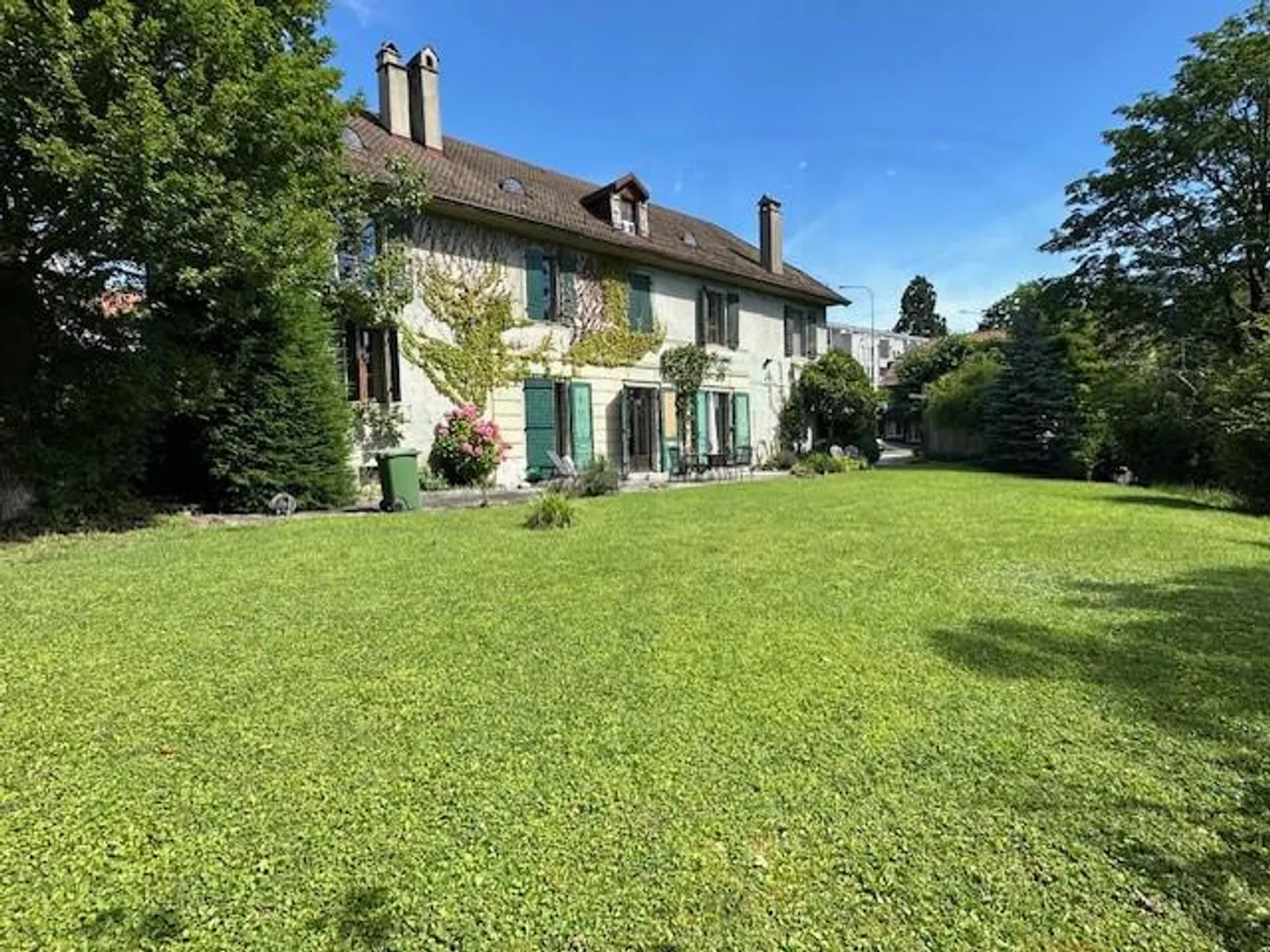 9-Zimmer-Haus - Foto 2 von 9