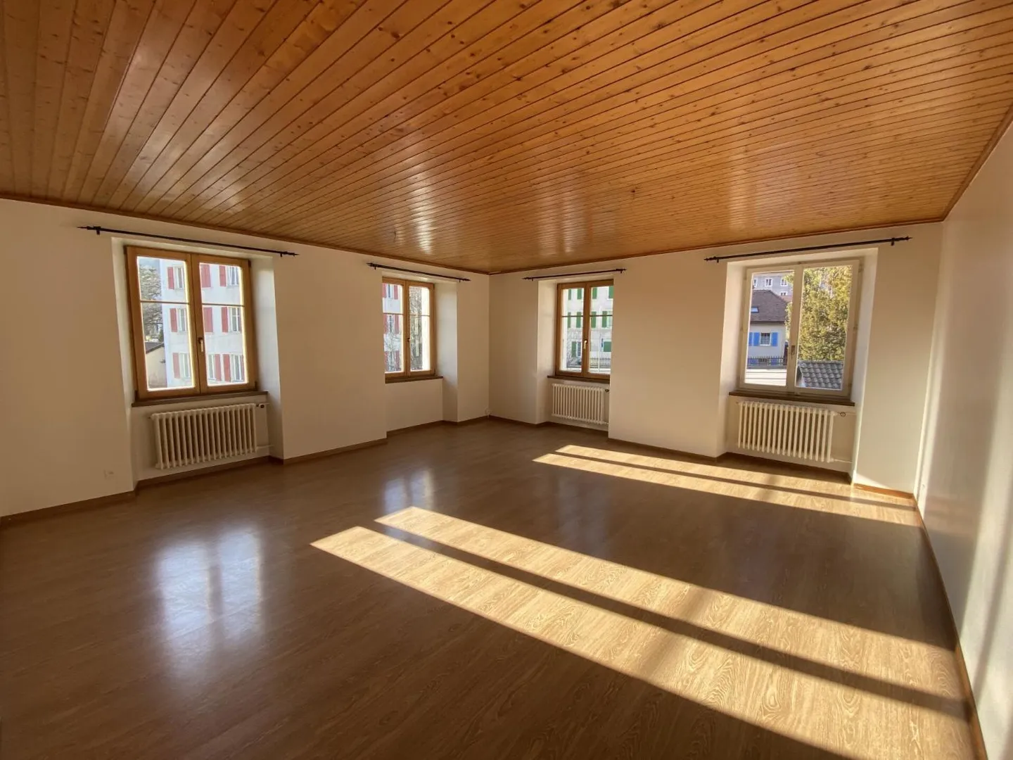 4.5 Room Apartment - Photo 1 of 8