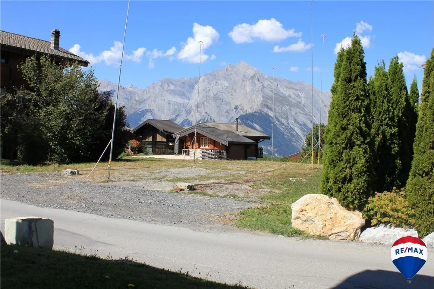 Building plot with project, free from brokerage - Photo 4 of 5