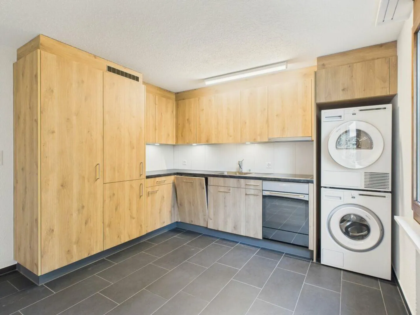 neu sanierte 4.5 Zimmer-Wohnung mit Balkon - Foto 1 von 10