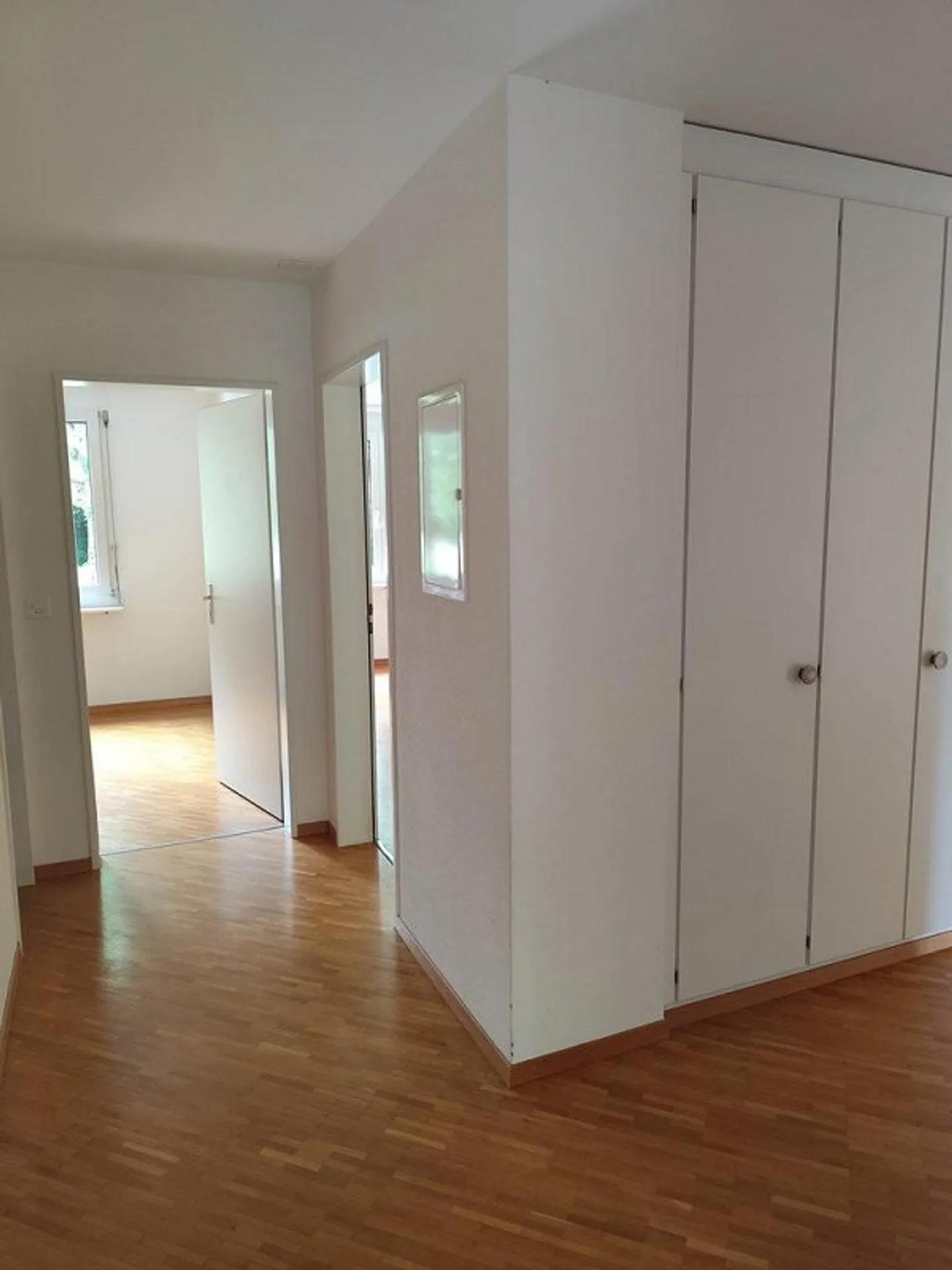 Bright Apartment in Zürich-Höngg - Photo 6 of 12