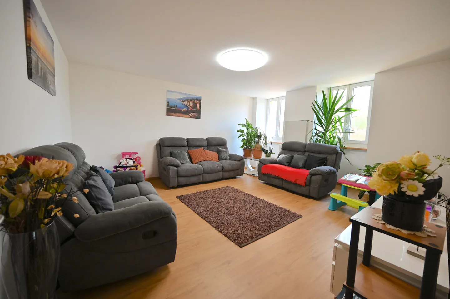 RENTAL BUILDING - Photo 8 of 9