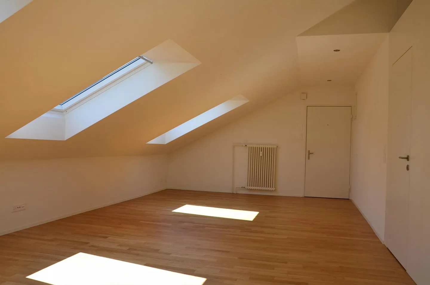 Exclusive, spacious 2.5-room loft apartment with washing tower - Photo 4 of 8