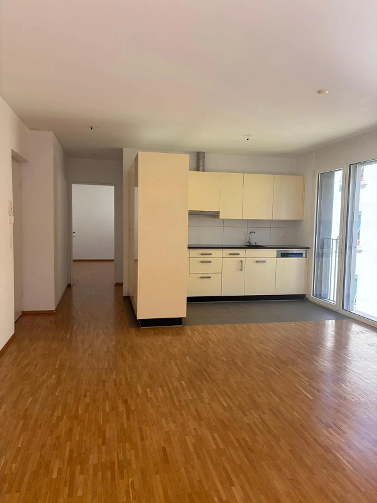 Helle Wohnung mit Balkon - Foto 8 von 11