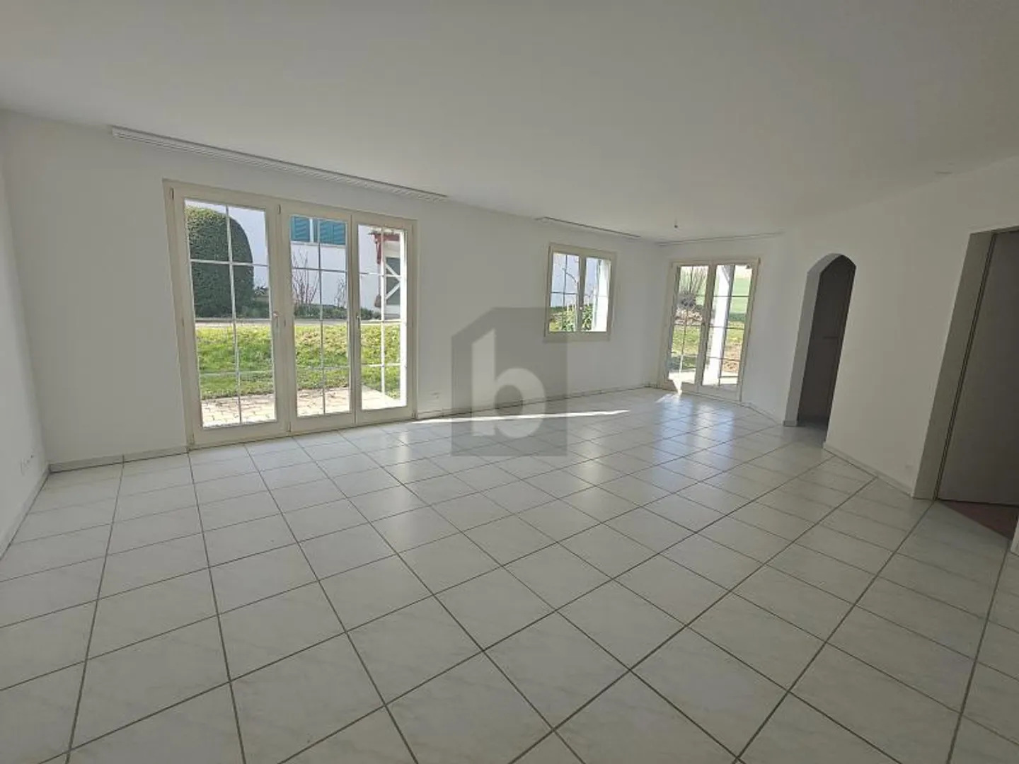 Appartamento luminoso con grande giardino - Foto 2 di 6