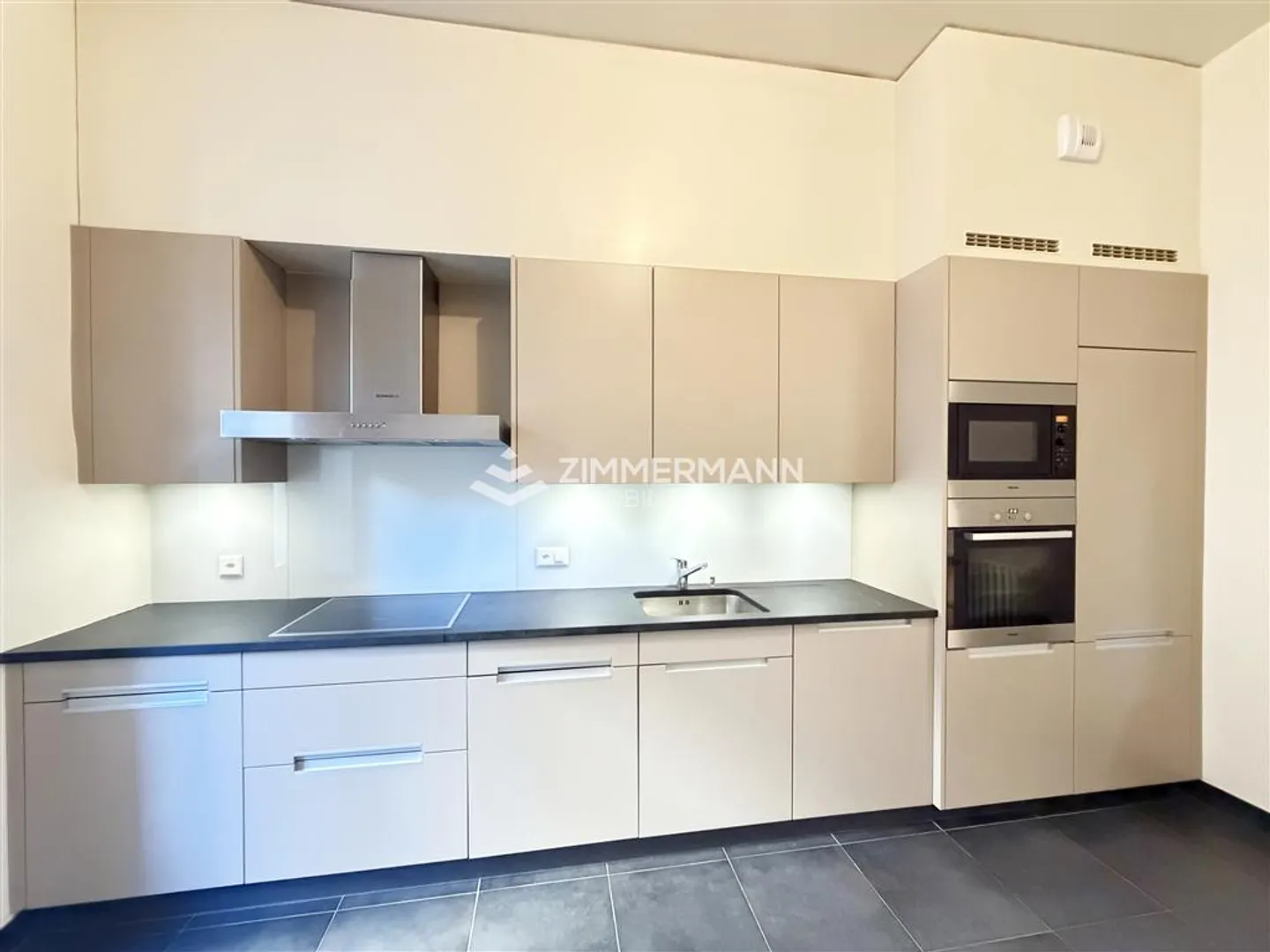 Appartement élégant de 5 pièces - Photo 8 sur 13