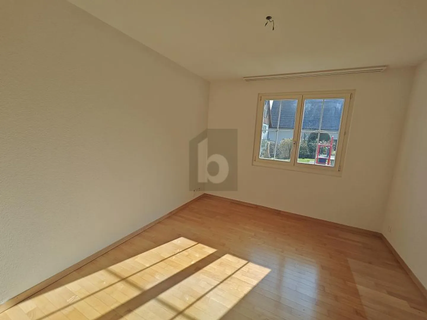 Appartamento luminoso con grande giardino - Foto 3 di 6