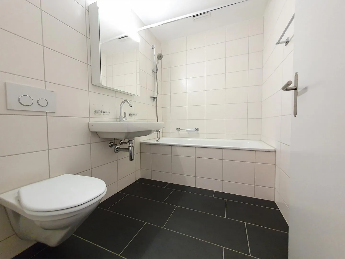 Moderne Wohnung mit grossem Balkon - Foto 5 von 10