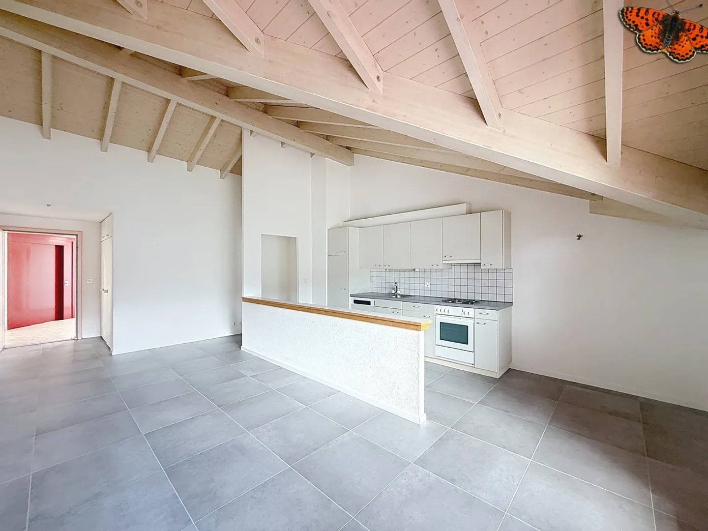 2 ROOMS - Quiet with a balcony! - Photo 3 of 9