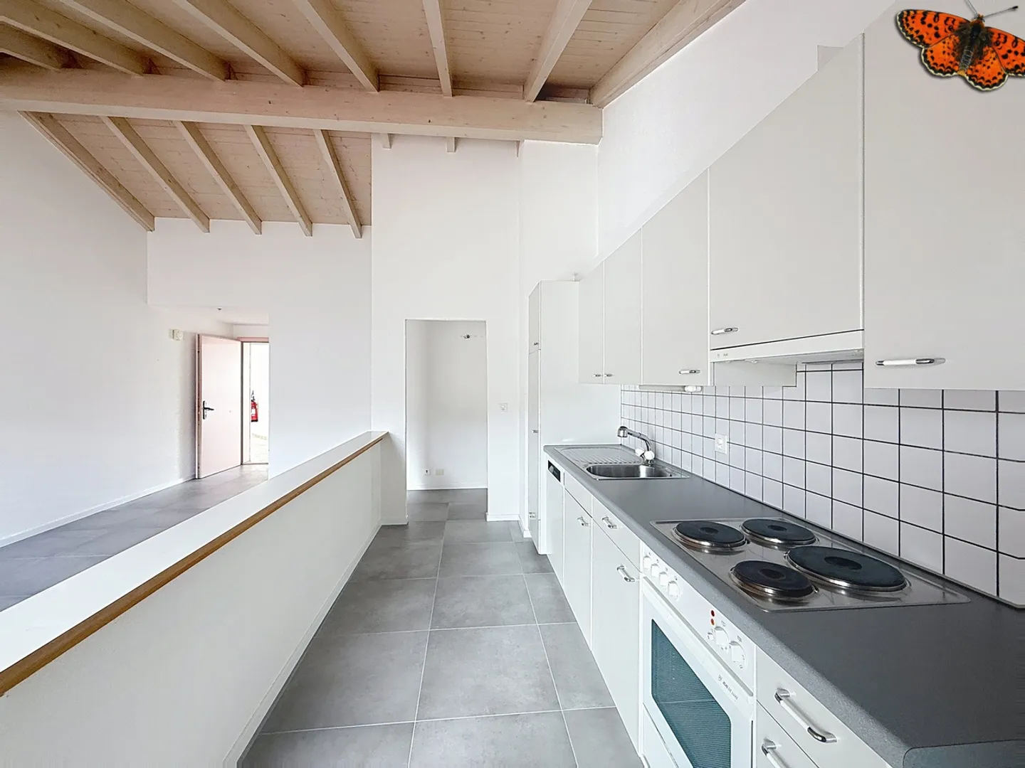 2 ROOMS - Quiet with a balcony! - Photo 2 of 9