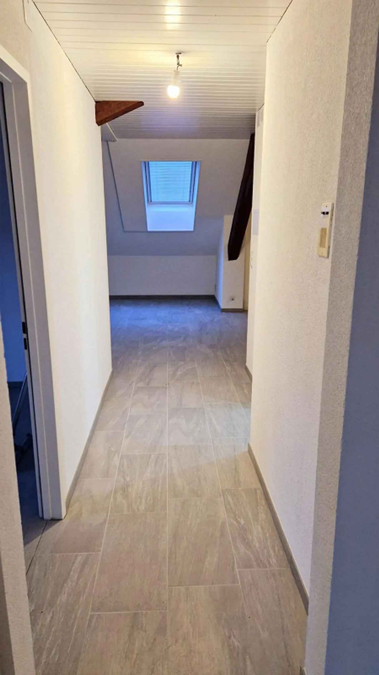 Renovierte Wohnung mit Balkon - Foto 4 von 12