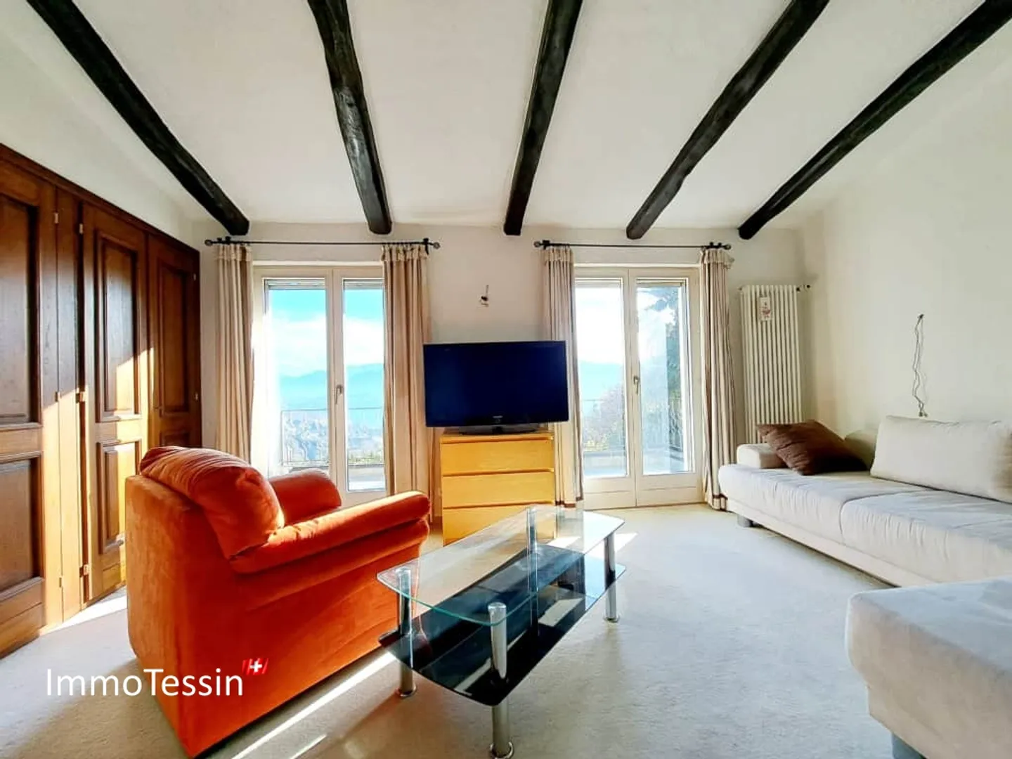 Villa di lusso esclusiva con piscina coperta, giardino e vista lago in posizione privilegiata, con bosco privato per 100% di privacy vicino a Lugano - Foto 11 di 13