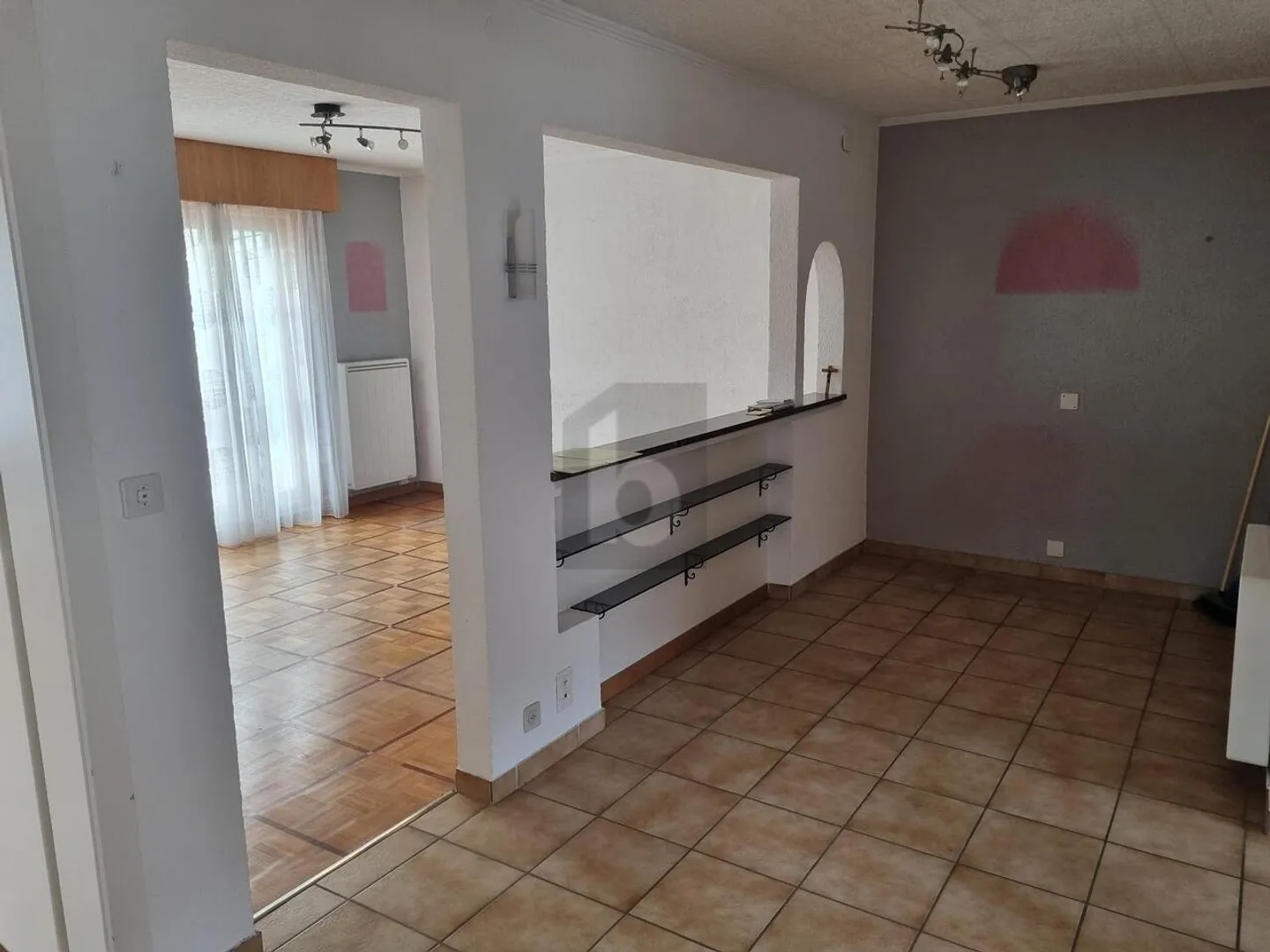 GEMMA RARA CON UN IMMENSO TERRENO A VETROZ - Foto 3 di 6